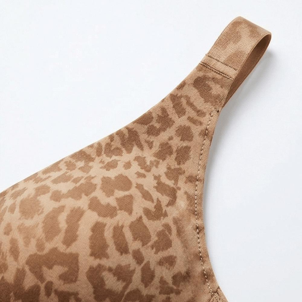 Veluna™ – Seamless Wireless Deep V Comfort Bra