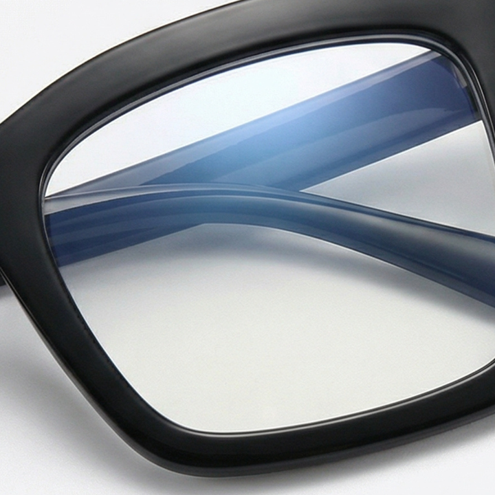 Clarisse™ – Stylish Oversized Readers for Women