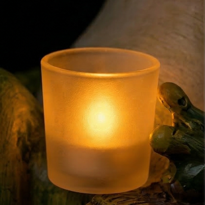 Glowfrog™ – Glowing Garden Frog in Rocking Chair