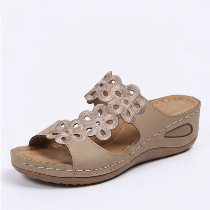 BreezeWalk™ – Cushioned Floral Wedge Sandals