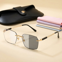 Lumivue™ – 2 in 1 Photochromic Reading Glasses