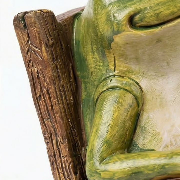 Glowfrog™ – Glowing Garden Frog in Rocking Chair