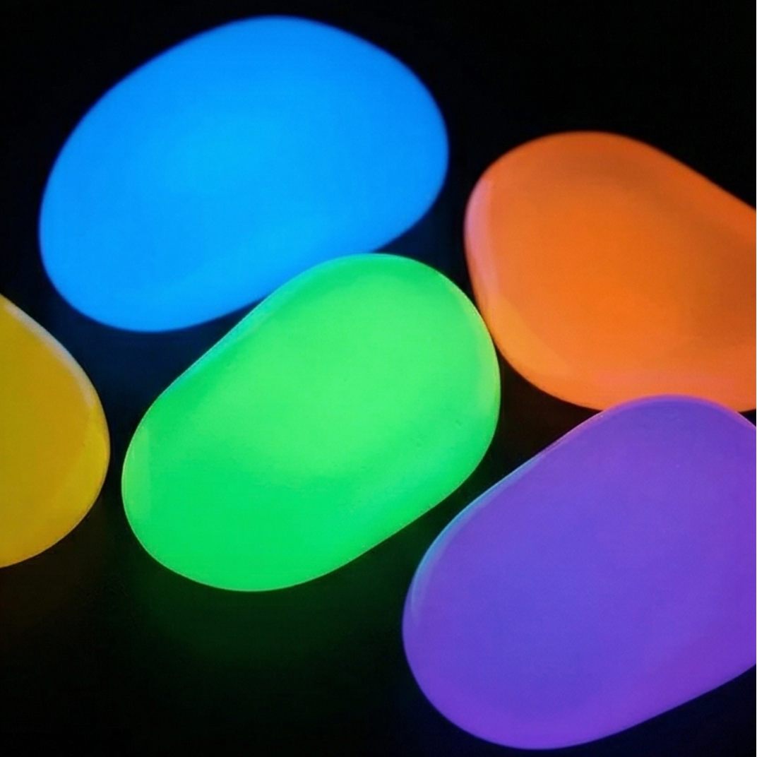Lumara™ – Glow in the Dark Garden Stones