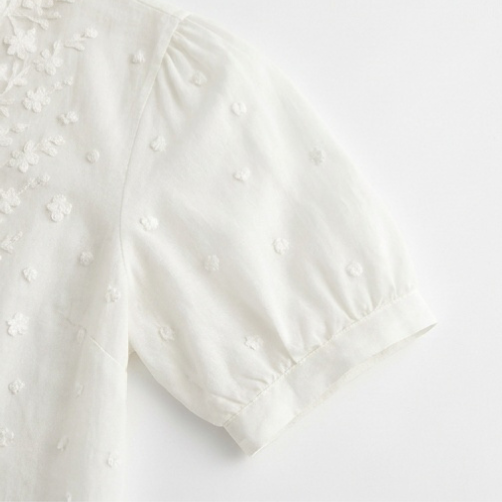 Lunelle™ - Embroidered White Blouse for Everyday Elegance