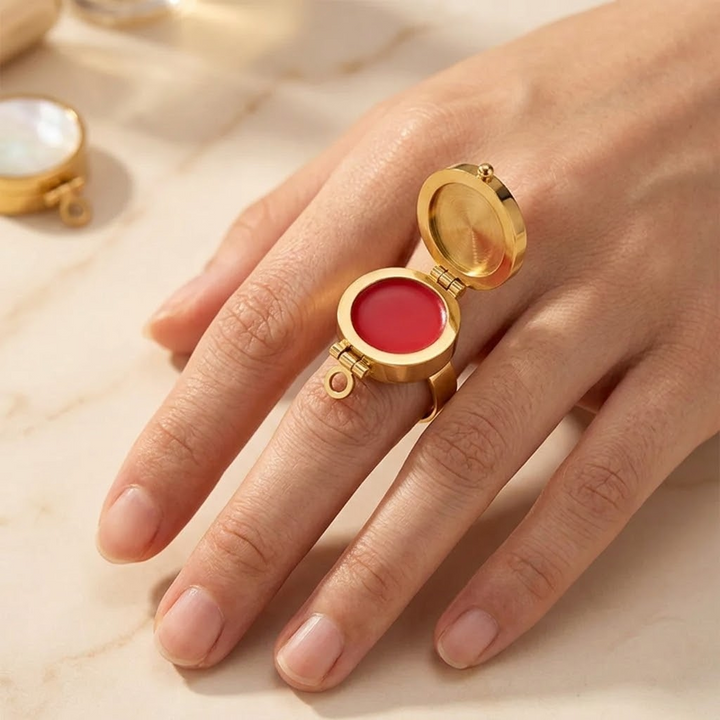 Perlina™ – Wearable Lip Balm Ring