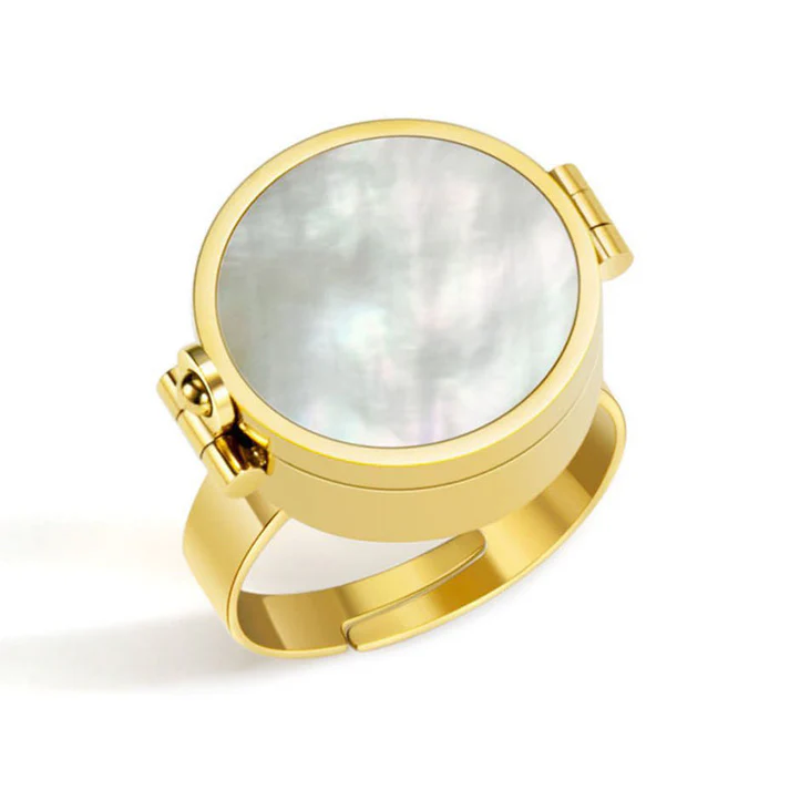 Perlina™ – Wearable Lip Balm Ring