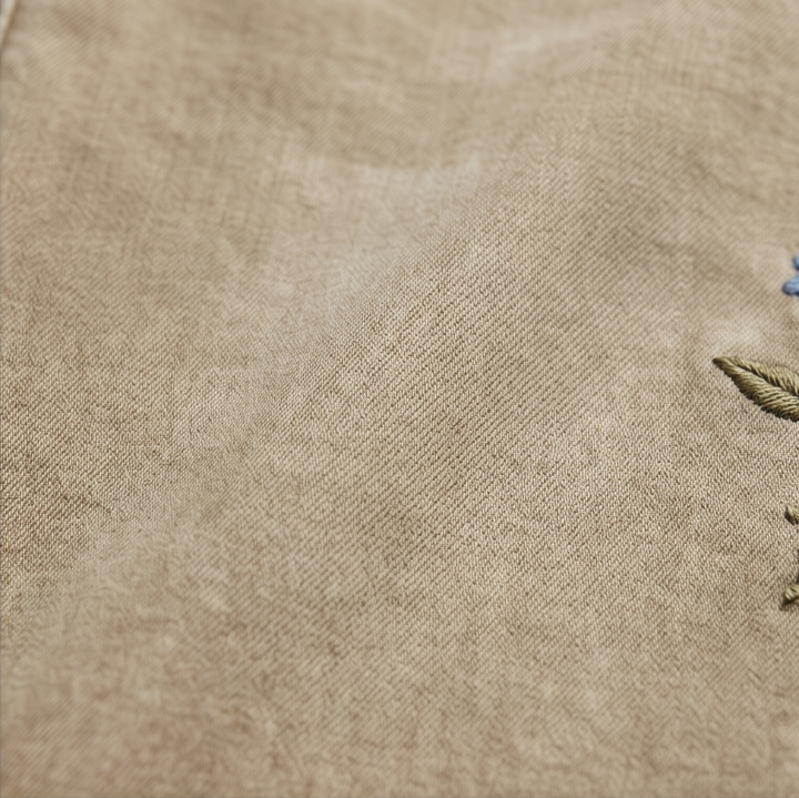 Bloomara™ – Embroidered Wide-Leg Jeans with Tulip Hem
