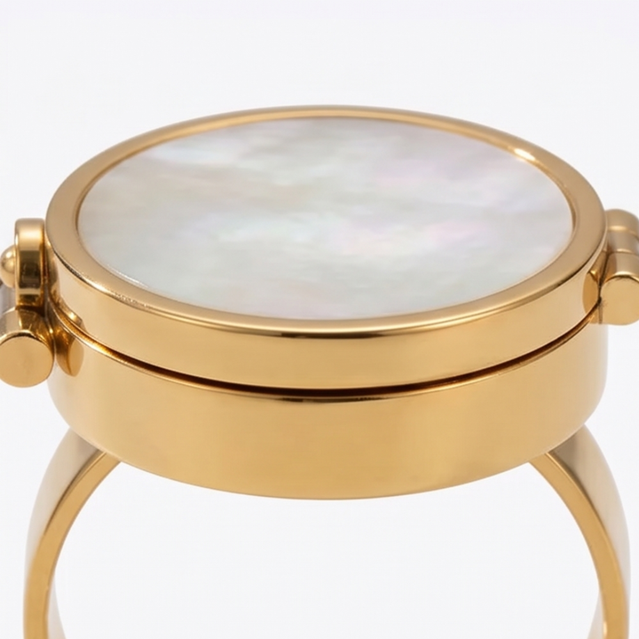 Perlina™ – Wearable Lip Balm Ring