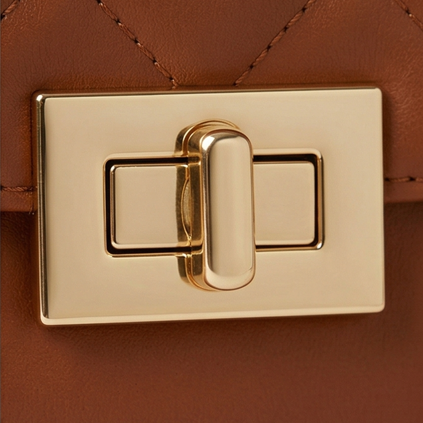 Ellara™ – Quilted Chain Strap Tote