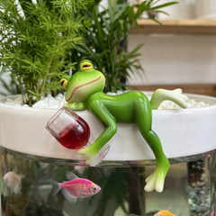 Hopwell™ – Wine-Sipping Frog Planter Ornament